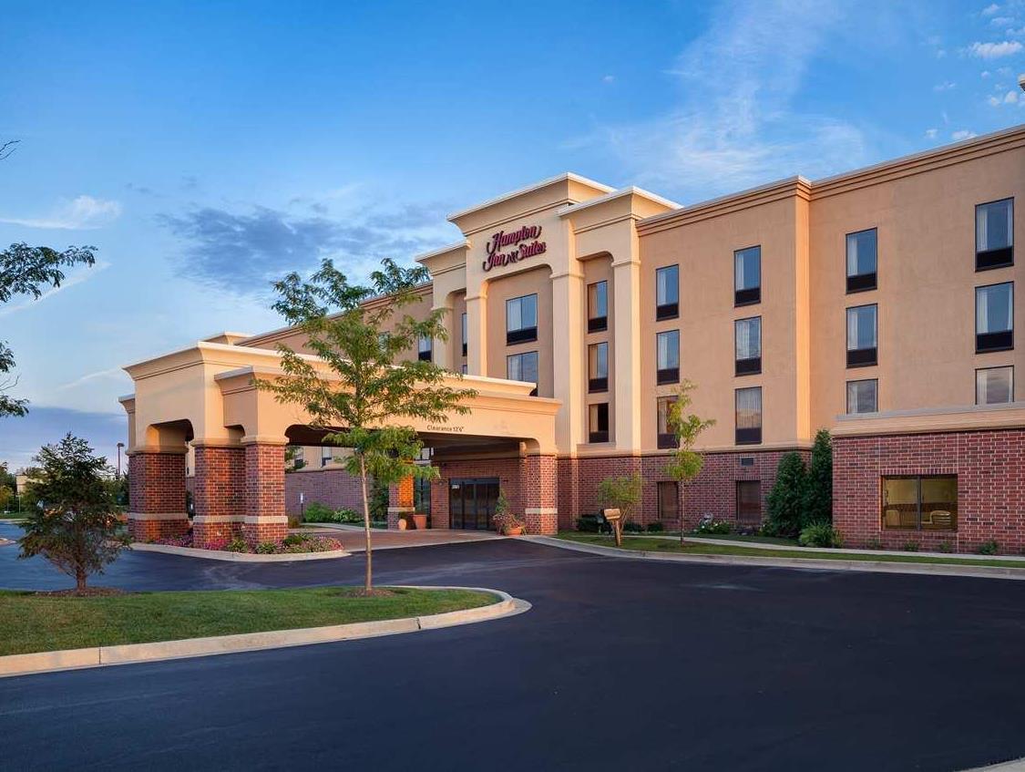 Hampton Inn & Suites Chicago - Libertyville Exterior photo